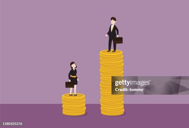 geschäftsmann steht auf einem stapel der münze höher als eine geschäftsfrau - wage stock-grafiken, -clipart, -cartoons und -symbole