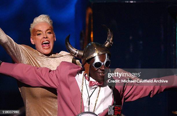 Brigitte Nielsen and Flavor Flav present the Big Makeover of '04 Award