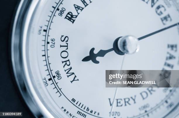 barometer dial - a picture of a barometer foto e immagini stock