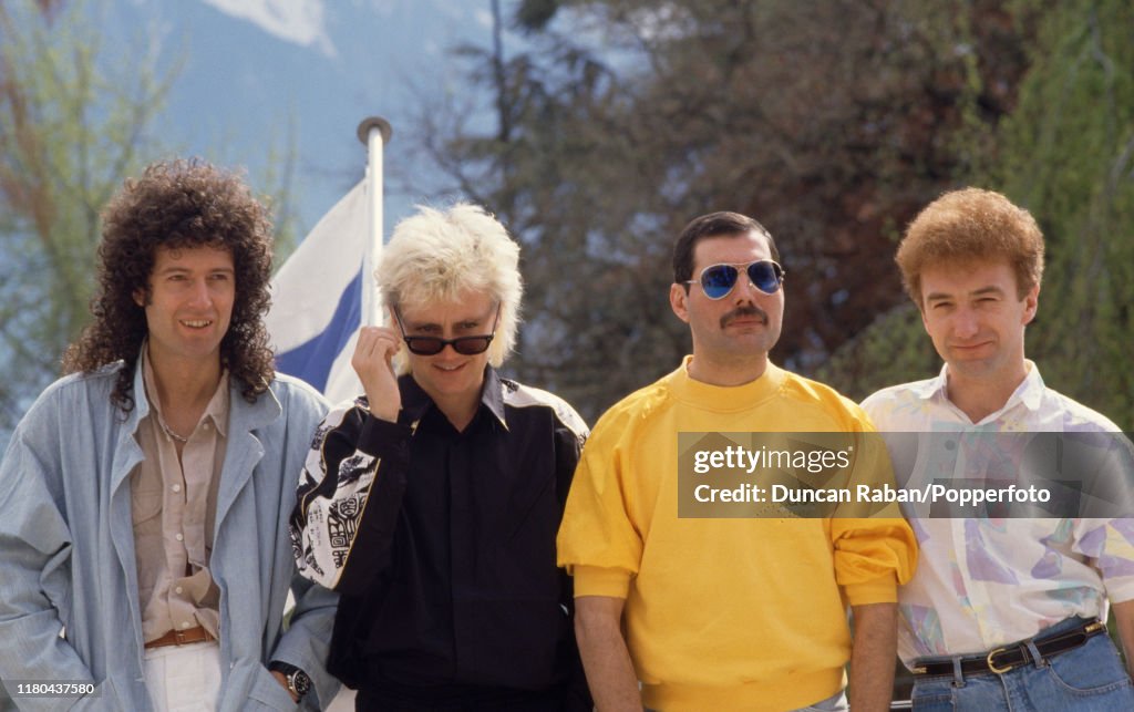 Queen R Members of the rock band Queen Brian May, Roger Taylor, Freddie... News ...