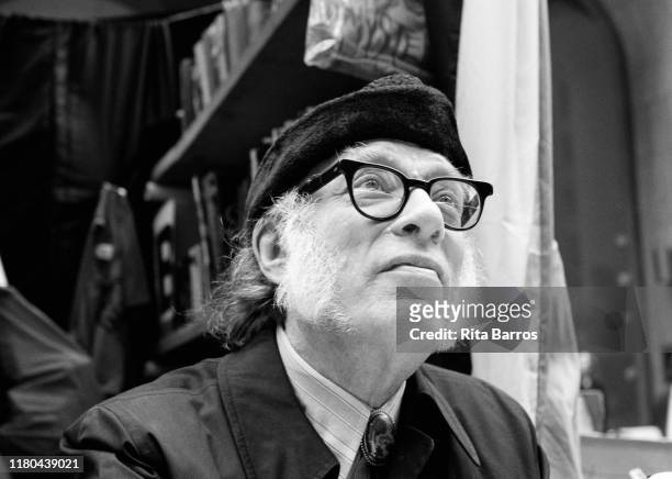 View of American science fiction & mystery writer Isaac Asimov as he attends at the 5th Avenue Book Fair, New York, New York, September 20, 1987.
