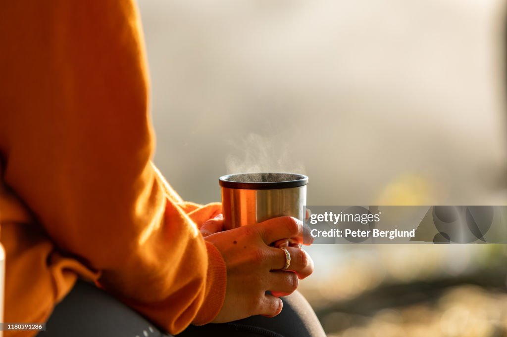 Caffè mattutino all'aperto