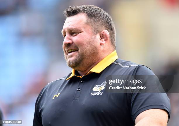 Dai Young coach of Wasps looks on during the Premiership Rugby Cup Fourth Round match between Wasps and Worcester Warriors at Ricoh Arena on October...