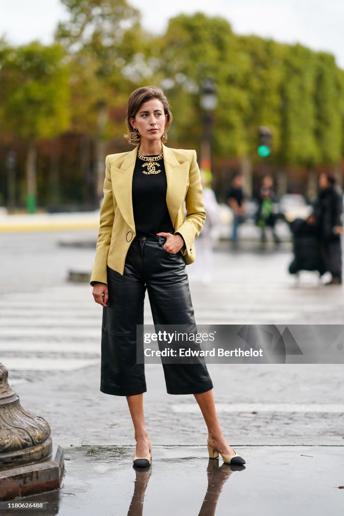 Street Style : Paris Fashion Week - Womenswear Spring Summer 2020 : Day Nine