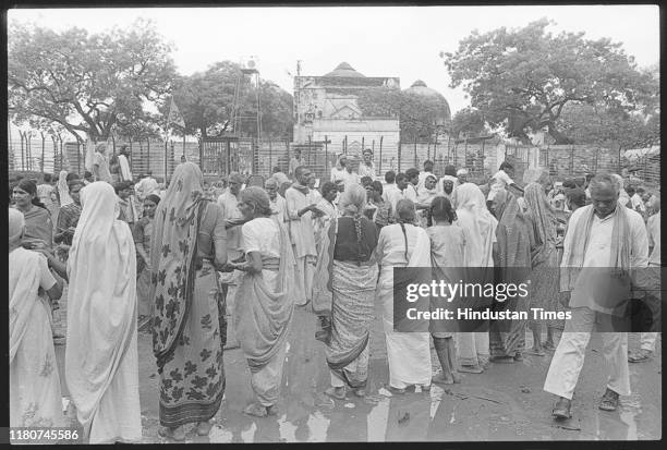 Women doing karsewa for foundation filling work at Ram Katha Kunj Nritya Griha and Simhadwar in Ayodhya.