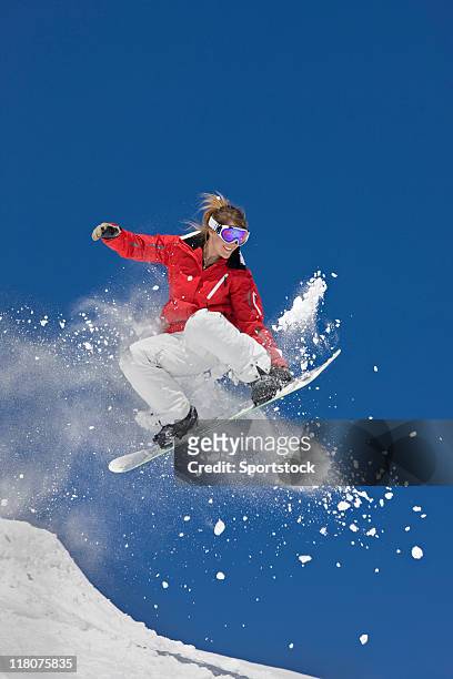 エクストリームスノーボードジャンプ - スノボー ストックフォトと画像