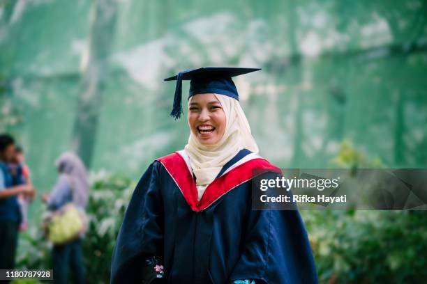 Muslims Graduating 1,342 Muslim Graduate Stock Photos, High-Res Pictures, and Images ...