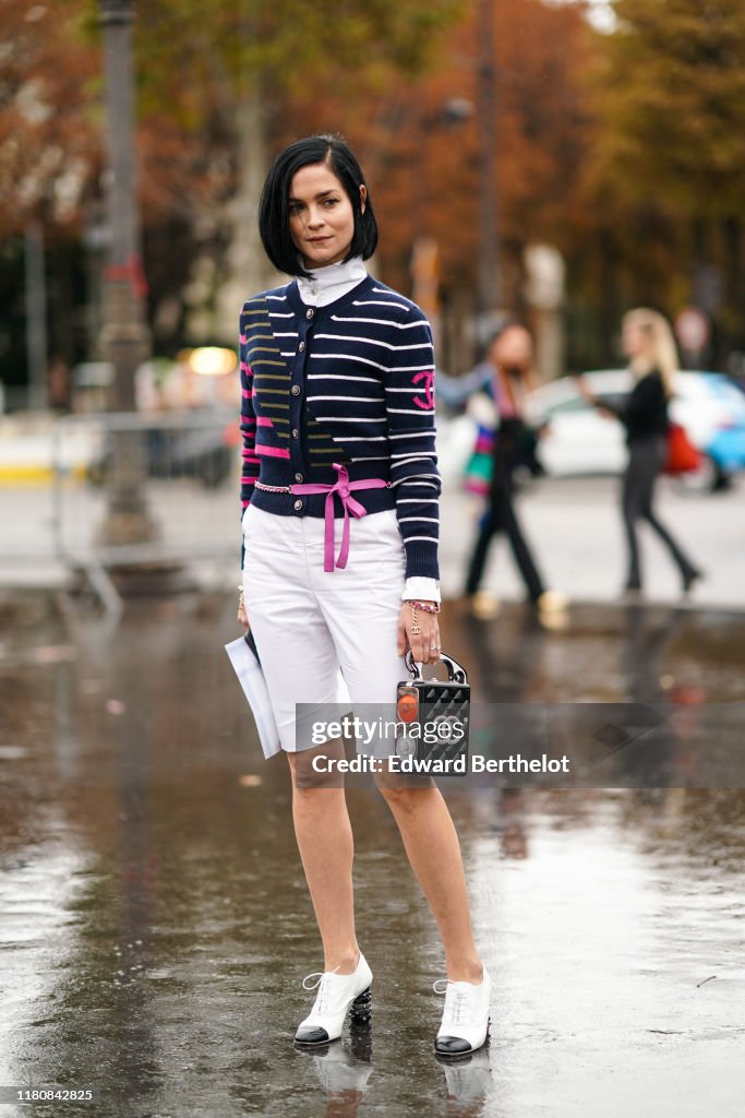 Street Style : Paris Fashion Week - Womenswear Spring Summer 2020 : Day Nine