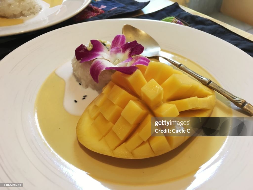 Mango sticky rice Thai dessert