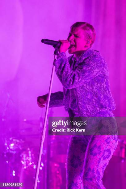 Robyn Singer Risques 2,730 Robin Carlsson Photos & High Res Pictures - Getty Images