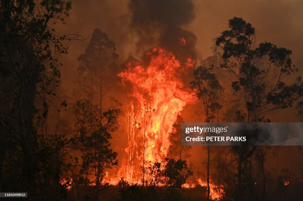 TOPSHOT-AUSTRALIA-WEATHER-FIRES