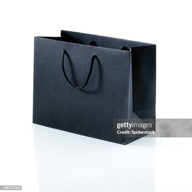 black shopping bag on white - boodschappentas schoudertas stockfoto's en -beelden