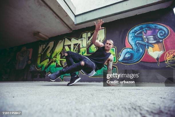 breakdance trucs - hiphop stockfoto's en -beelden