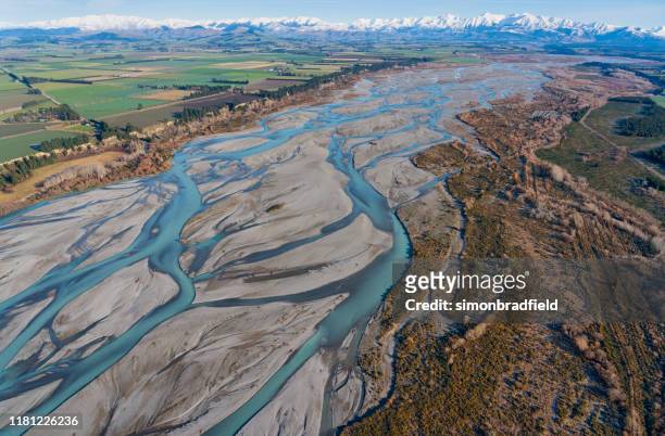 canterbury plain and the southern alps - canterbury plains stock pictures, royalty-free photos & images