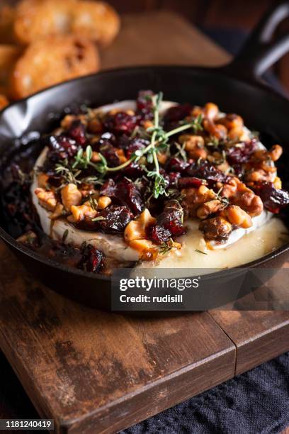 baked brie - baked brie stock pictures, royalty-free photos & images