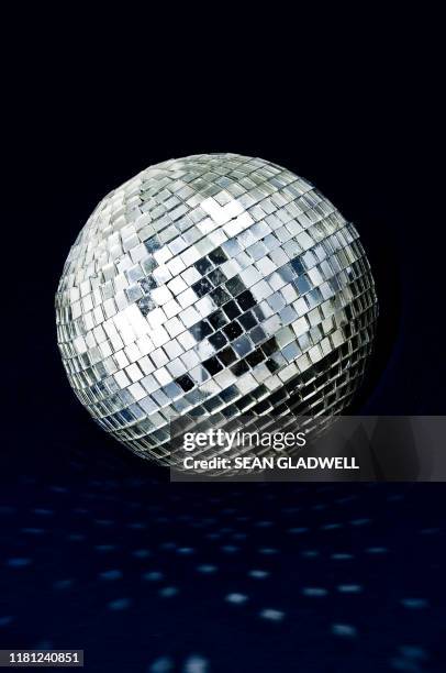 silver disco ball - glitter ball stock-fotos und bilder