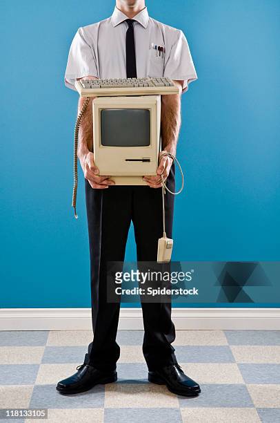 office worker with e-waste - being fired photos stock pictures, royalty-free photos & images