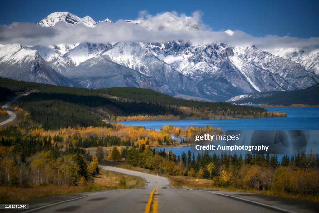 Road to Abraham lake, Canada
