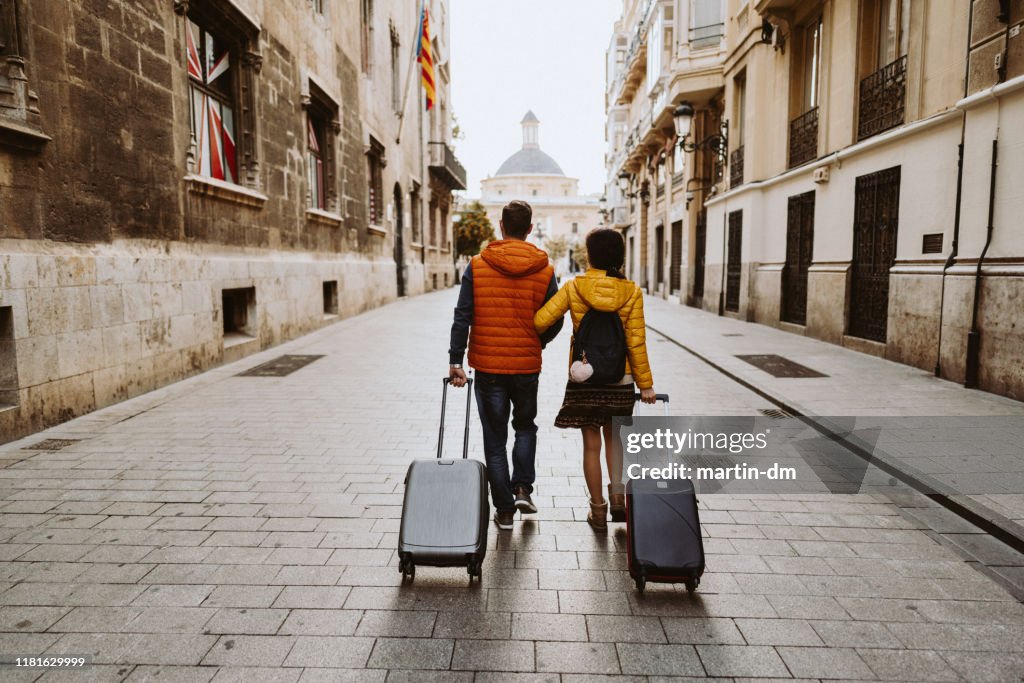 Couples visitant Valence