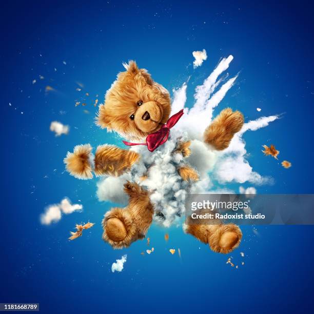 teddy bear blow up - teddybär freisteller stock-fotos und bilder