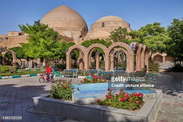 Die Blaue Moschee, auch bekannt als Kabud Moschee in der iranischen Stadt Tabriz, aufgenommen am . Sie wurde im Jahr 1465, im Auftrag von Chatun...