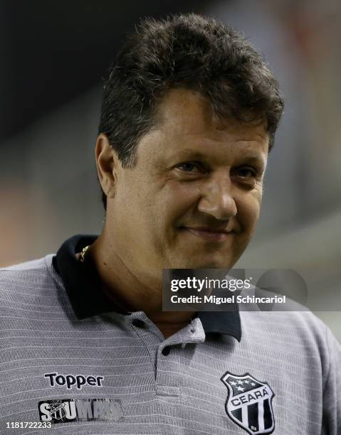 Adilson Batista head coach of Ceara looks on before a match between Santos and Ceara for the Brasileirao Series A 2019 at Vila Belmiro Stadium on...