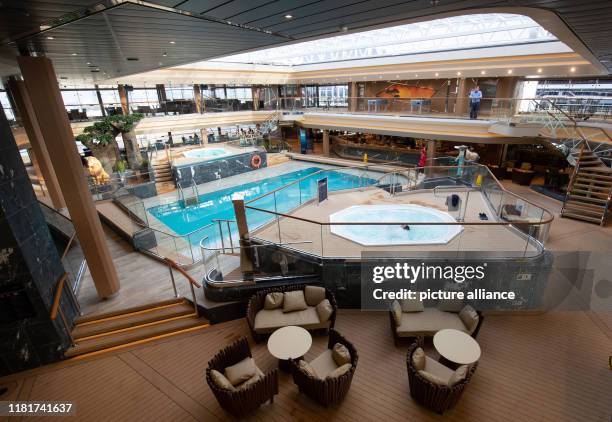 2,037 Cruise Ship Interior Stock Photos, High-Res Pictures, and Images ...