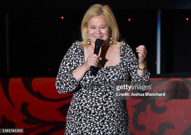 Caroline Rhea Hit Caroline Rhea Pictures Photos and Premium High Res Pictures - Getty Images