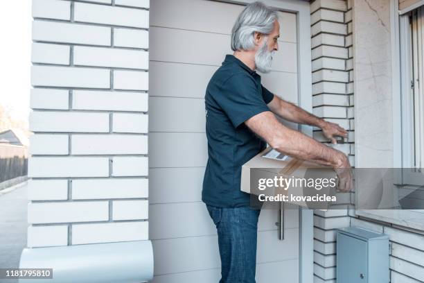 Senior Bell Ringing Old Man Ringing Doorbell Photos and Premium High Res Pictures - Getty ...
