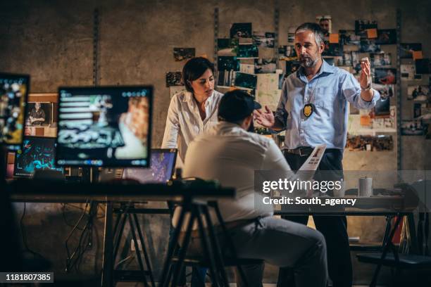 Detectives Chief Of Detectives Photos and Premium High Res Pictures - Getty Images