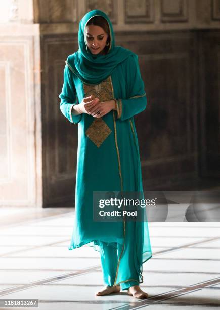 Catherine, Duchess of Cambridge visits the Badshahi Mosque on October 17, 2019 in Lahore, Pakistan. Their Royal Highnesses The Duke and Duchess of...