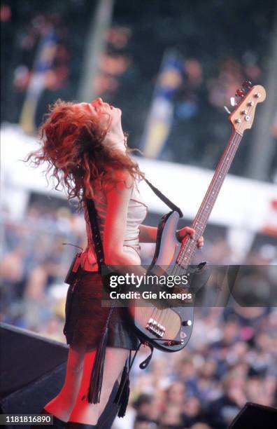 Auf der Maur, Melissa Auf der Maur, Pukkelpopfestival, Hasselt, Belgium, 20th August 2004.