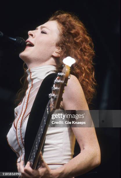 Auf der Maur, Melissa Auf der Maur, Pukkelpopfestival, Hasselt, Belgium, 20th August 2004.