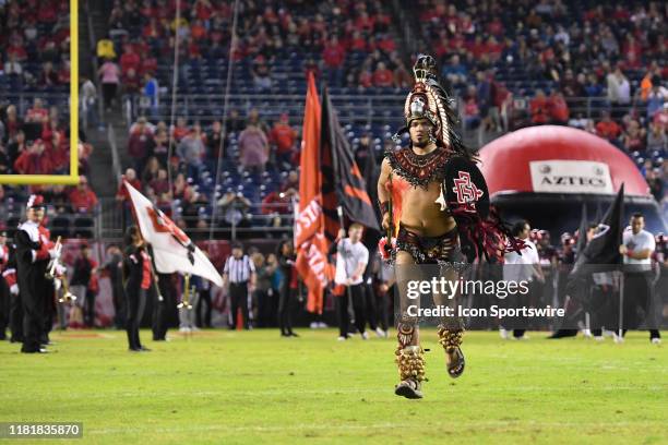 Aztec Football Game 286 Aztec Warrior Stock Photos, High-Res Pictures, and Images - Getty ...