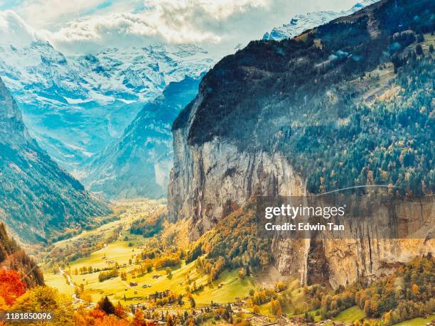 cable car view from mannlichen to wengen switzerland - lauterbrunnen stock pictures, royalty-free photos & images