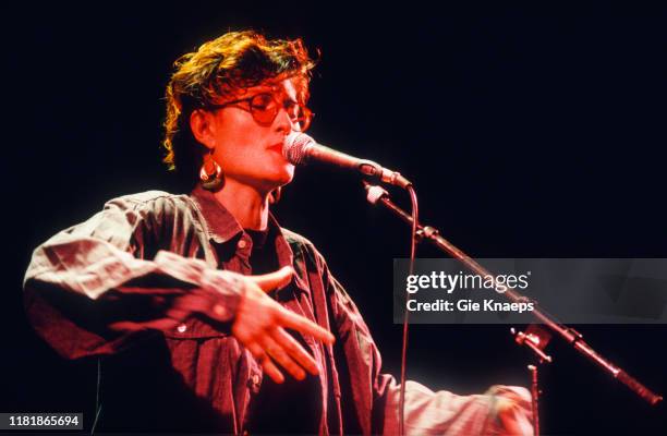 Fairground Attraction, Eddi Reader, Ancienne Belgique , Brussels, Belgium, 1st March 1989.