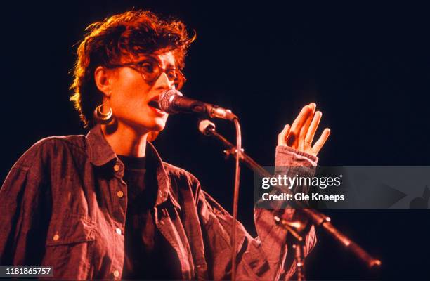 Fairground Attraction, Eddi Reader, Ancienne Belgique , Brussels, Belgium, 1st March 1989.