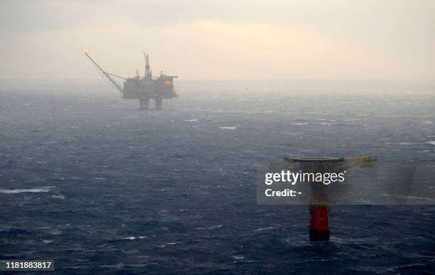 Teeming Platform Teeming Platform Photos and Premium High Res Pictures - Getty Images