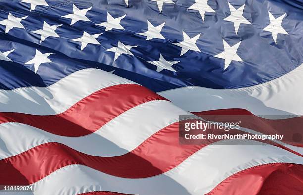 bandera estadounidense - flag day fotografías e imágenes de stock