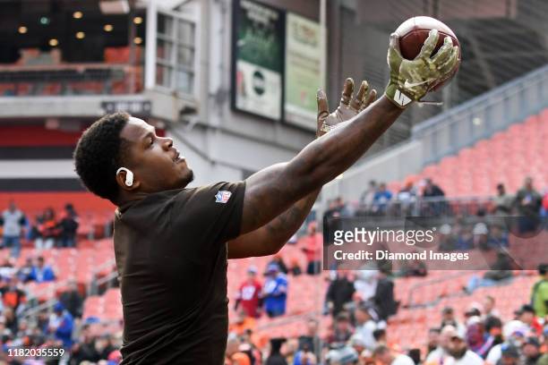 Wide receiver Antonio Callaway of the Cleveland Browns catches a pass prior to a game against the Buffalo Bills on November 10, 2019 at FirstEnergy...