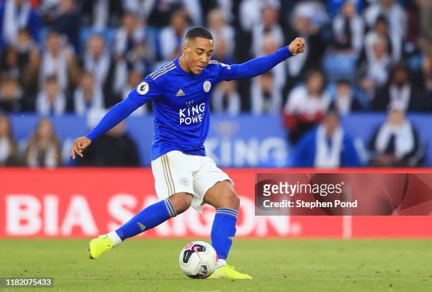 Youri Tielemans of Leicester City scores his team's second goal during the Premier League match between Leicester City and Burnley FC at The King...