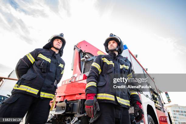 Role Rescue Fireman 4,996 Rescue Worker Portrait Stock Photos, High-Res Pictures, and ...