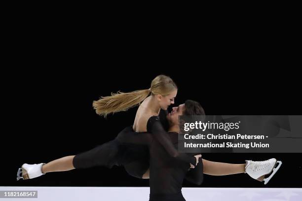 Alexandra Stepanova and Ivan Bukin of Russia perform during ice dance free dance in the ISU Grand Prix of Figure Skating Skate America at the Orleans...
