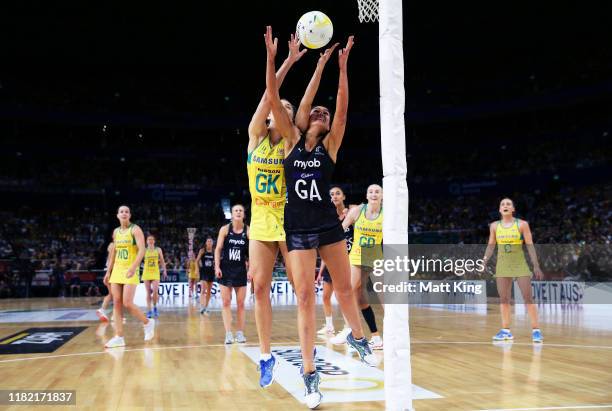 Ameliaranne Ekenasio of New Zealand is challenged by Sarah Klau of Australia during the 2019 Constellation Cup match between the Australian Diamonds...