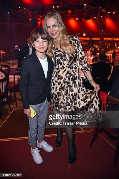 Xenia Seeberg and her son Philias Martinek attend the "Palazzo" gala premiere at Palazzo-Spiegelpalast on November 13, 2019 in Berlin, Germany.