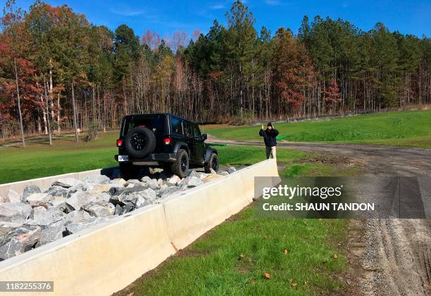 Car Driving Over Rocks 56 Rock Crawling Jeep Stock Photos, High-Res Pictures, and Images ...