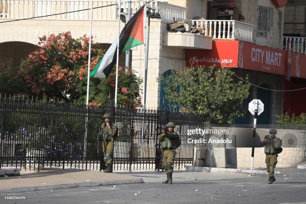Israeli soldiers intervene in demonstration in West Bank