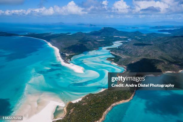 great barrier reef and hardy reef, australia - hamilton island stockfoto's en -beelden