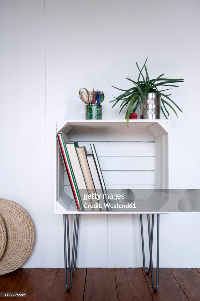 Upcycled fruitcrate used as bookshelf