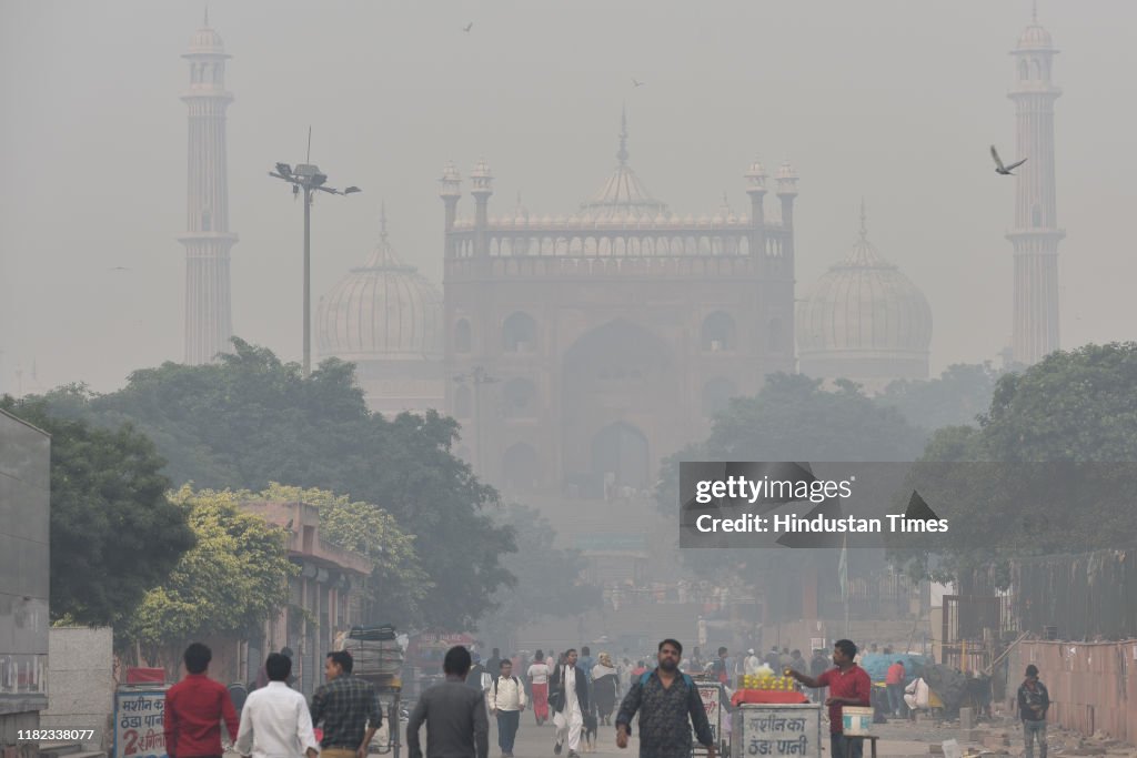 Thick Layer Of Smog Envelopes Delhi NCR